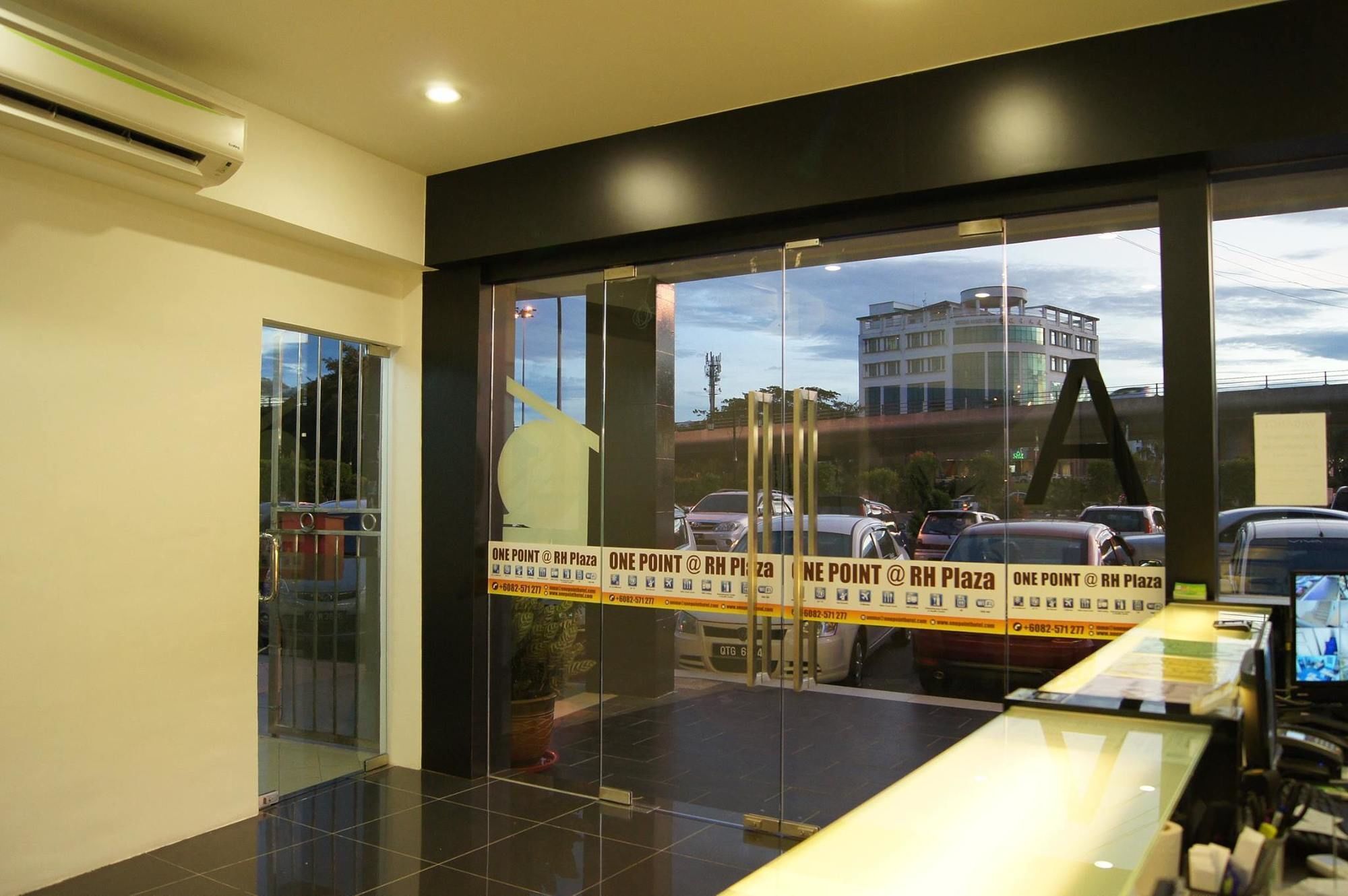 One Point Hotel Kuching Dış mekan fotoğraf